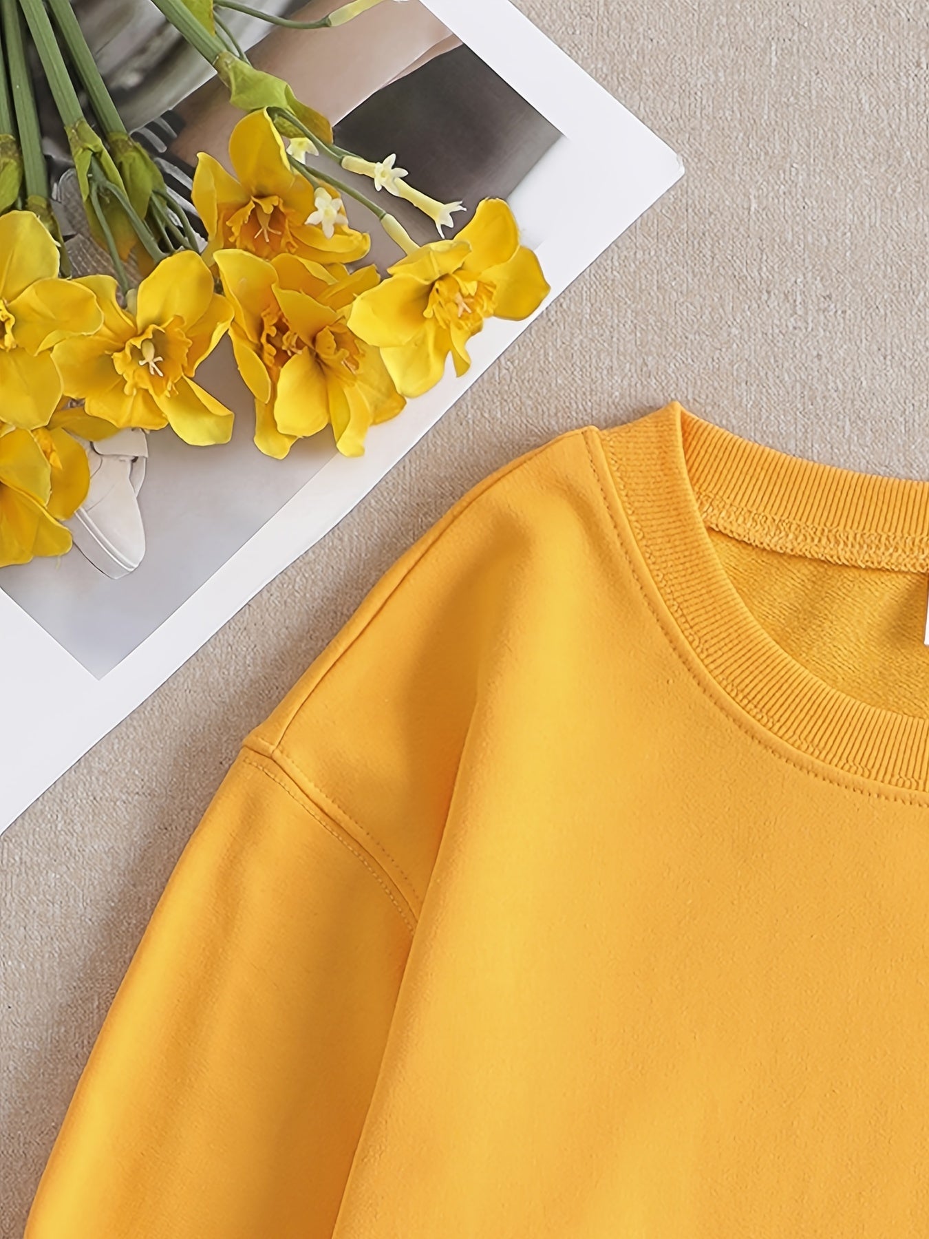Chic Graphic Sweatshirt