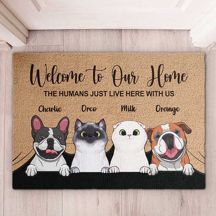 "Welcome to the Pet Home" Personalized Doormat.
