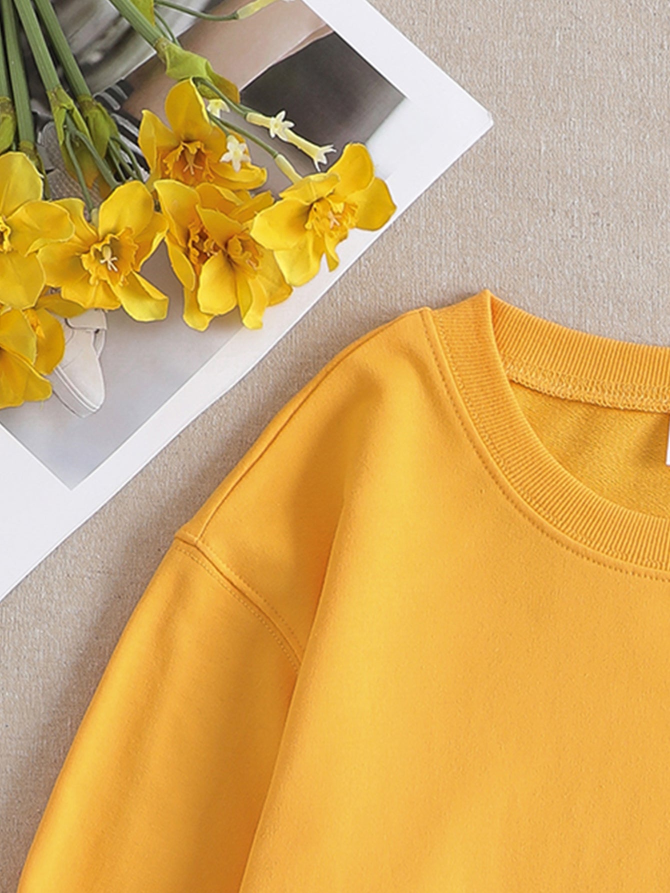 Chic Graphic Sweatshirt