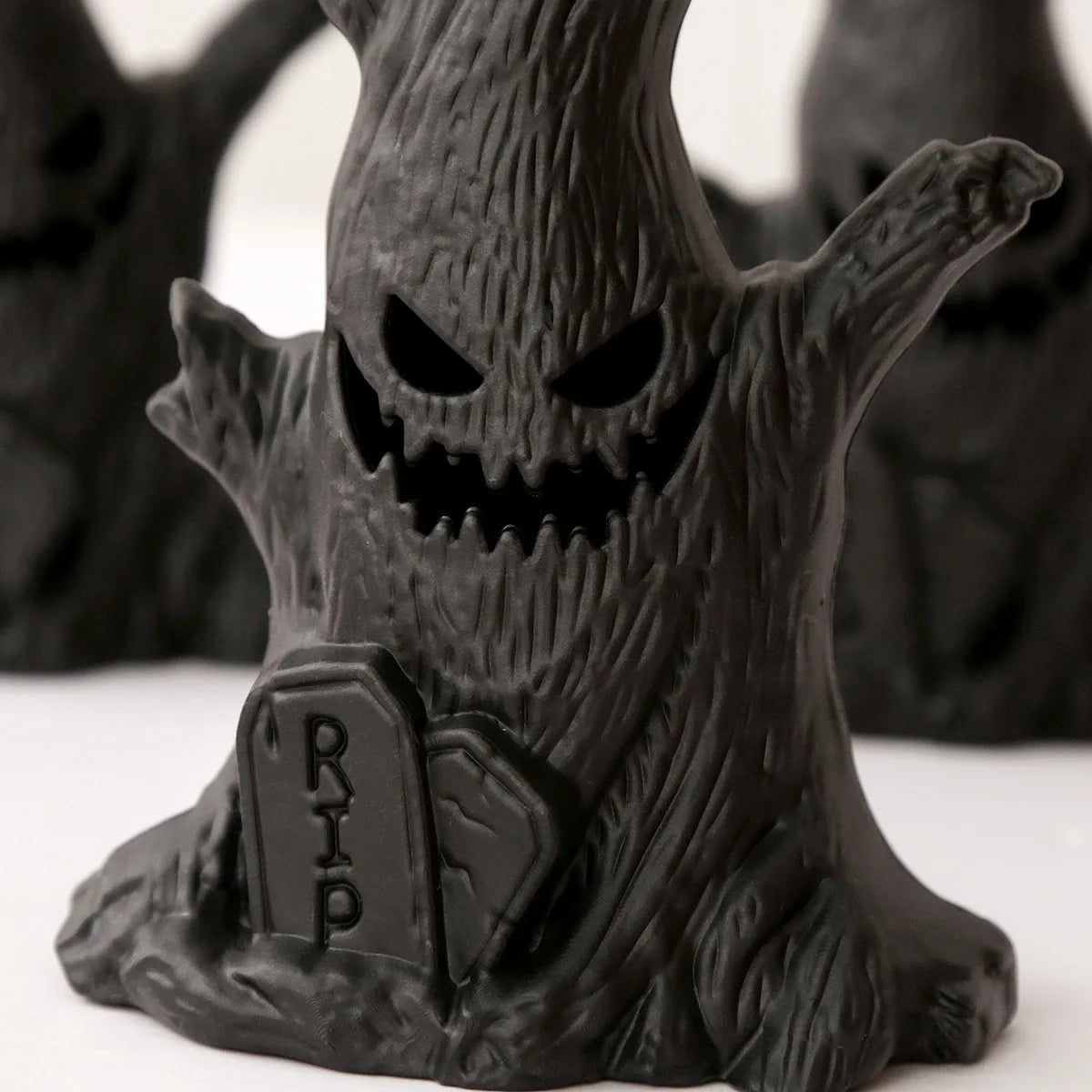 Halloween Ghost Tree Stump LED Lantern - Spooky Atmosphere Creator