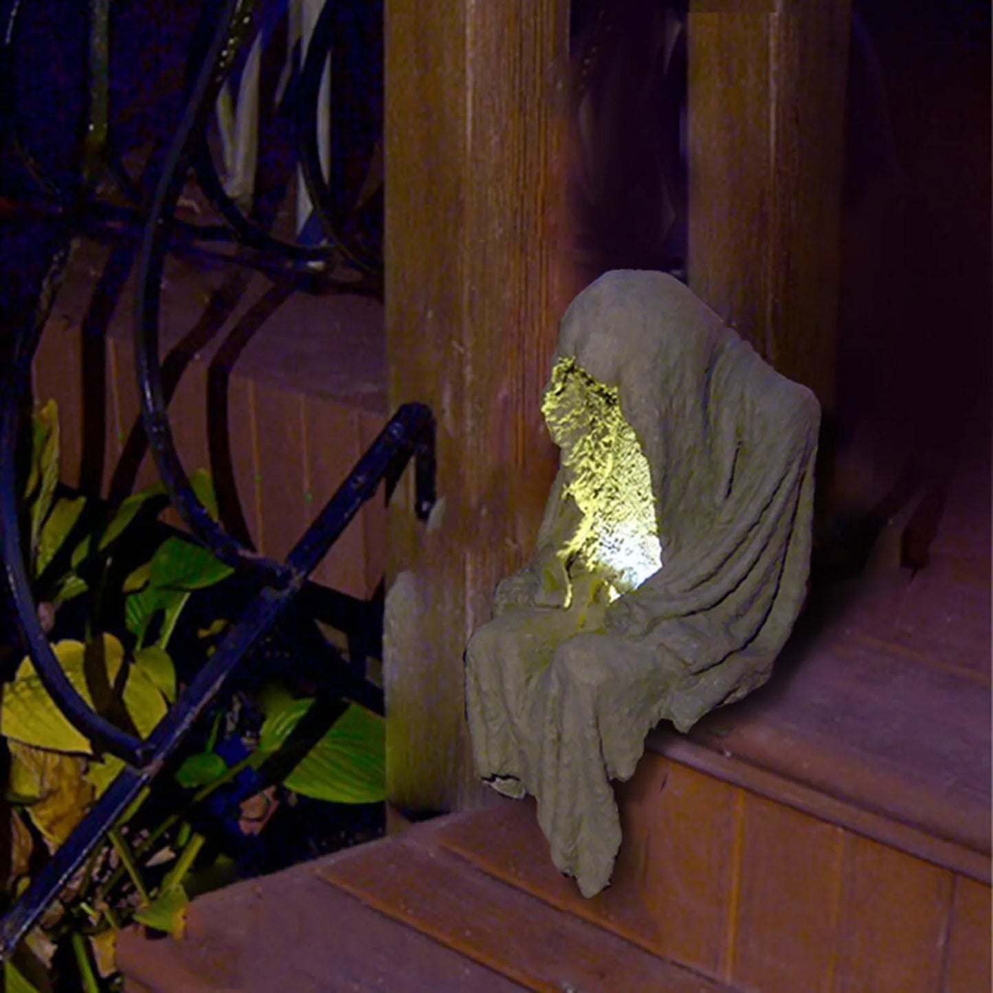"Mystical Garden Witch" Solar LED Light