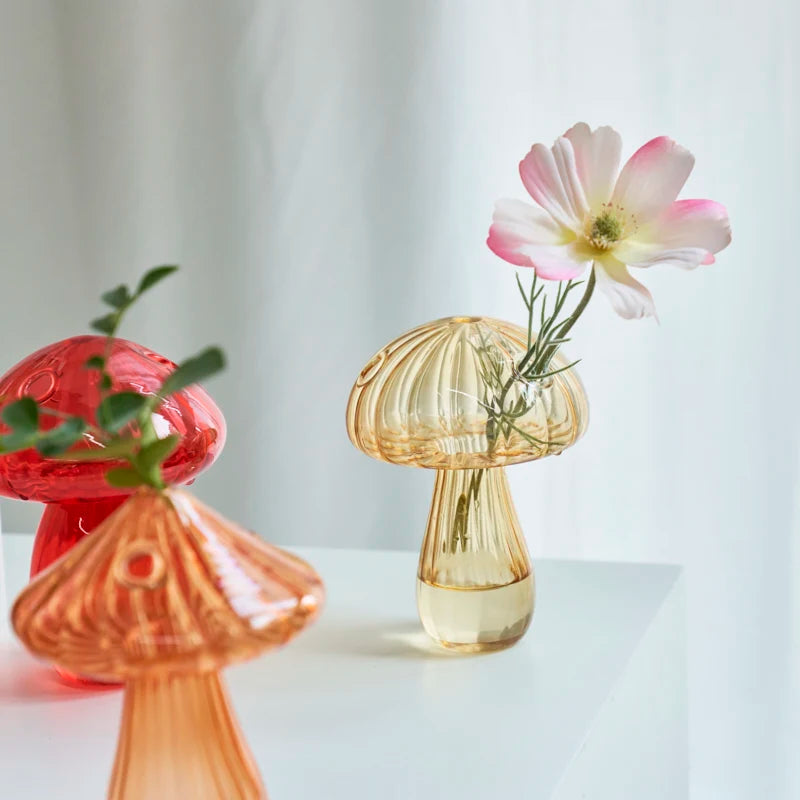 Mini Glass Mushroom Bud Vase - Aromatherapy & Hydroponic Flower Decoration.