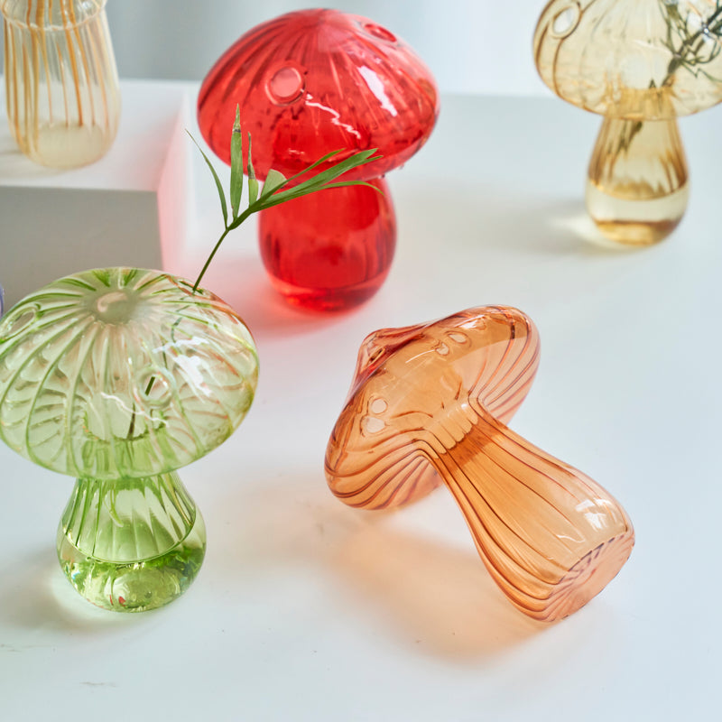 Mini Glass Mushroom Bud Vase - Aromatherapy & Hydroponic Flower Decoration.