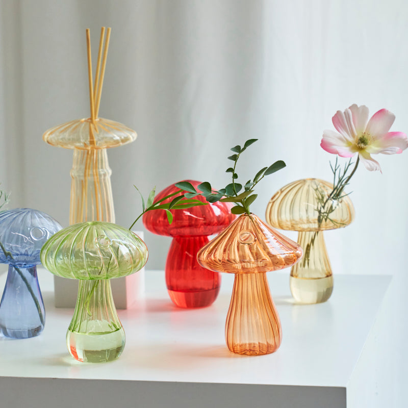 Mini Glass Mushroom Bud Vase - Aromatherapy & Hydroponic Flower Decoration.