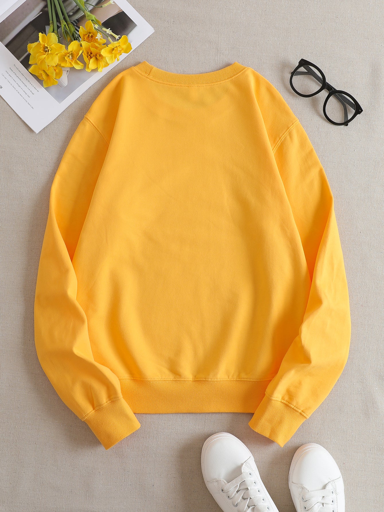 Chic Graphic Sweatshirt
